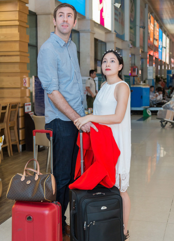 Lan Phương lần đầu xuất hiện bên bạn trai Tây cao lớn